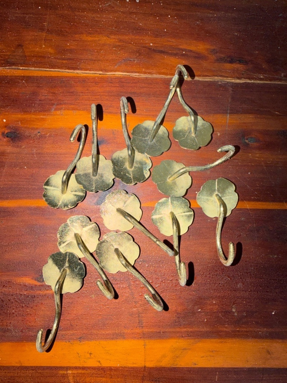 Brass Rose Flower Design Vintage Curtain Hooks Set of 12 cottagecore granny - Picture 7 of 7